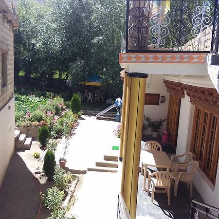 Galaxy Guest House Hundar Extérieur photo