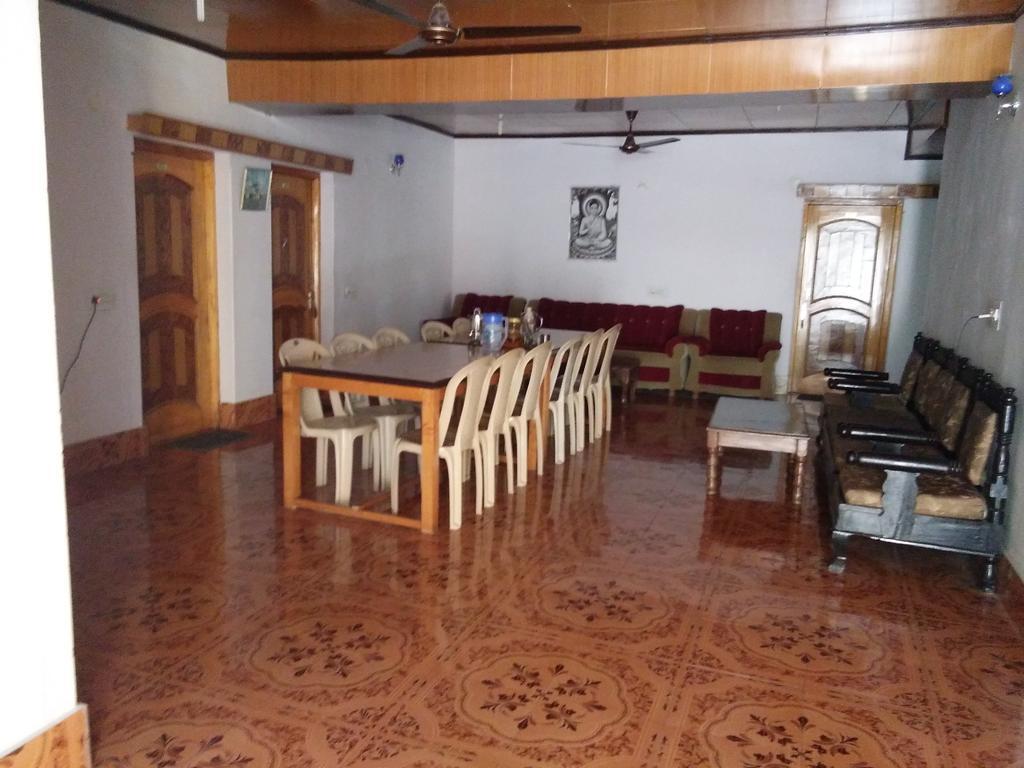 Galaxy Guest House Hundar Extérieur photo